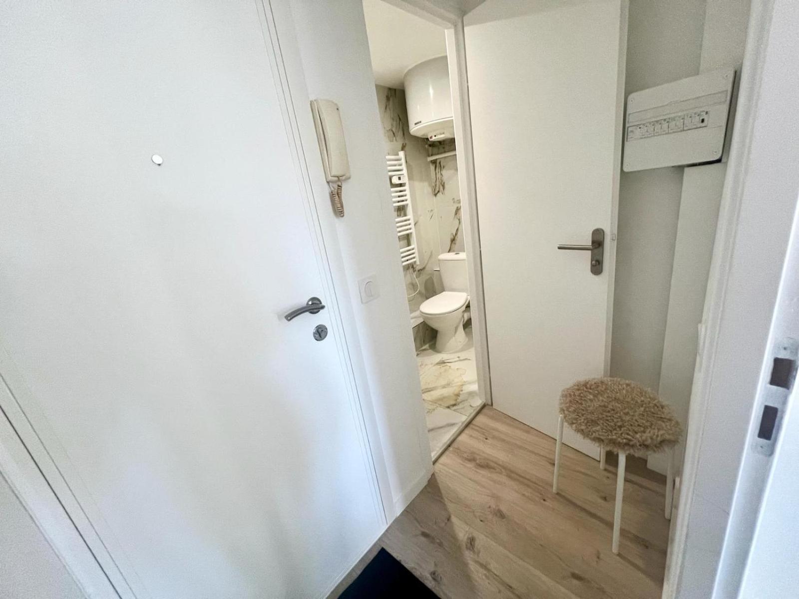 Studio Moderne Renove Avec Balcon Ница Екстериор снимка
