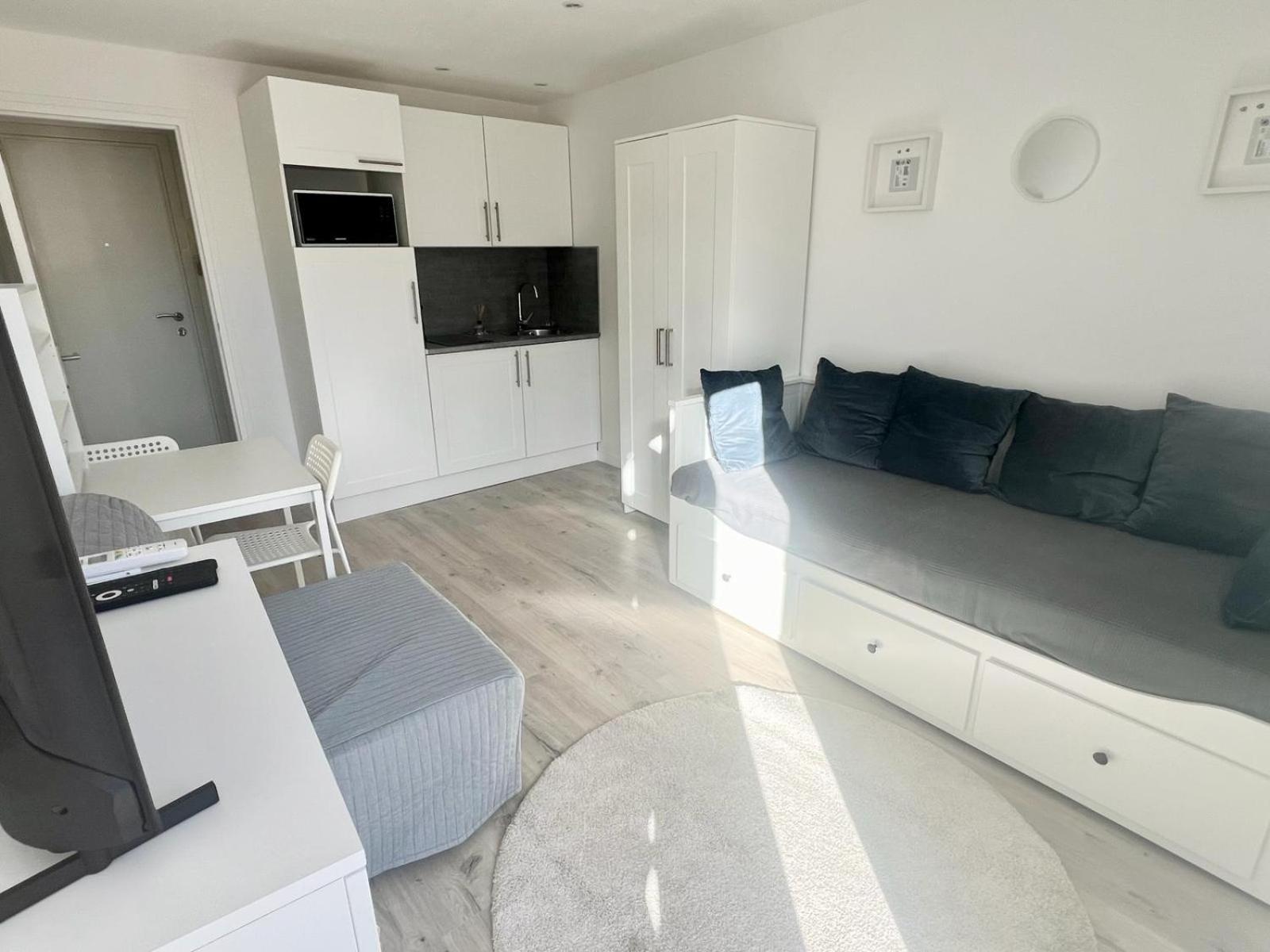 Studio Moderne Renove Avec Balcon Ница Екстериор снимка